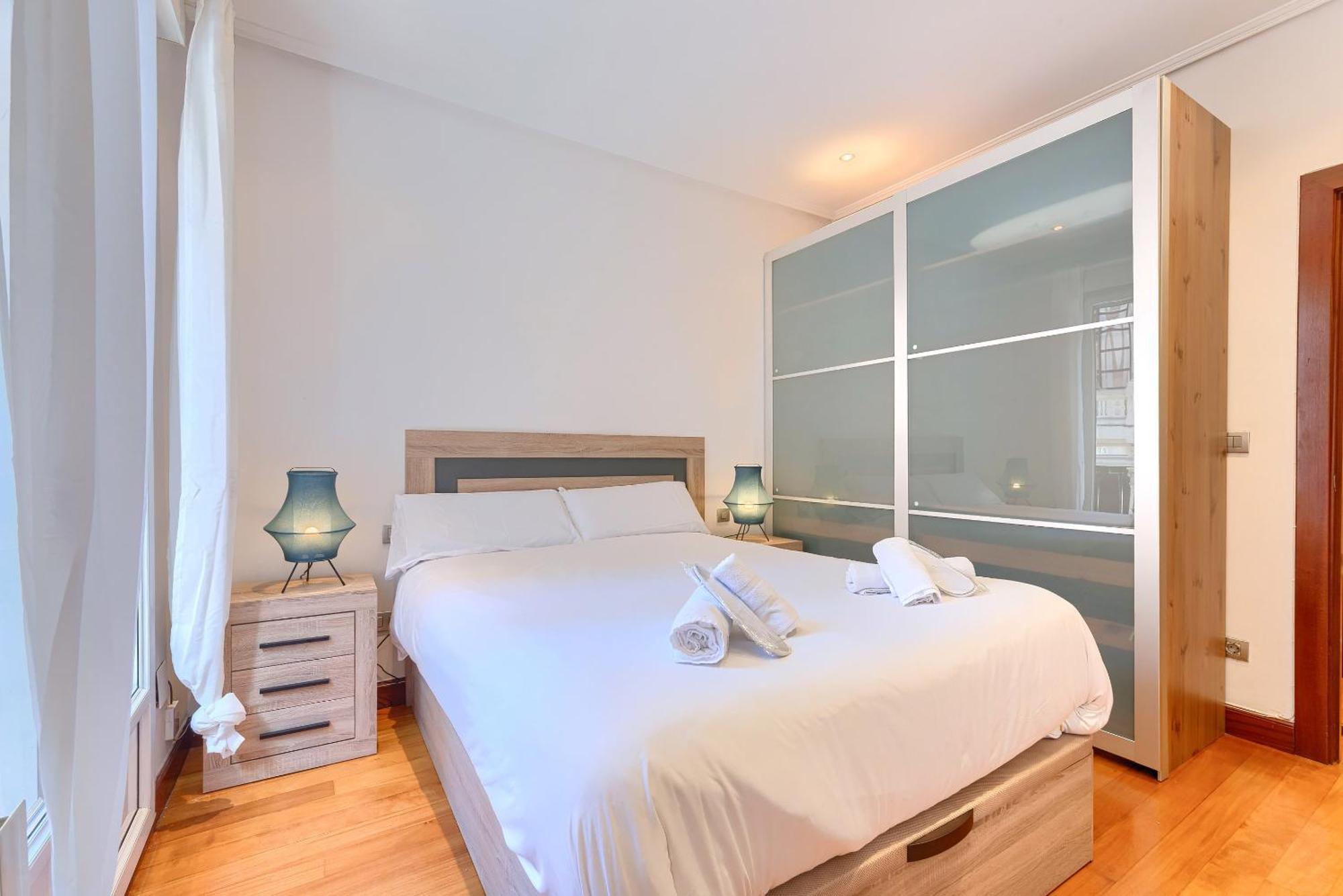 Ferienwohnung Ayuntamiento Cerca Del Casco Viejo & Parking Bilbao Exterior foto