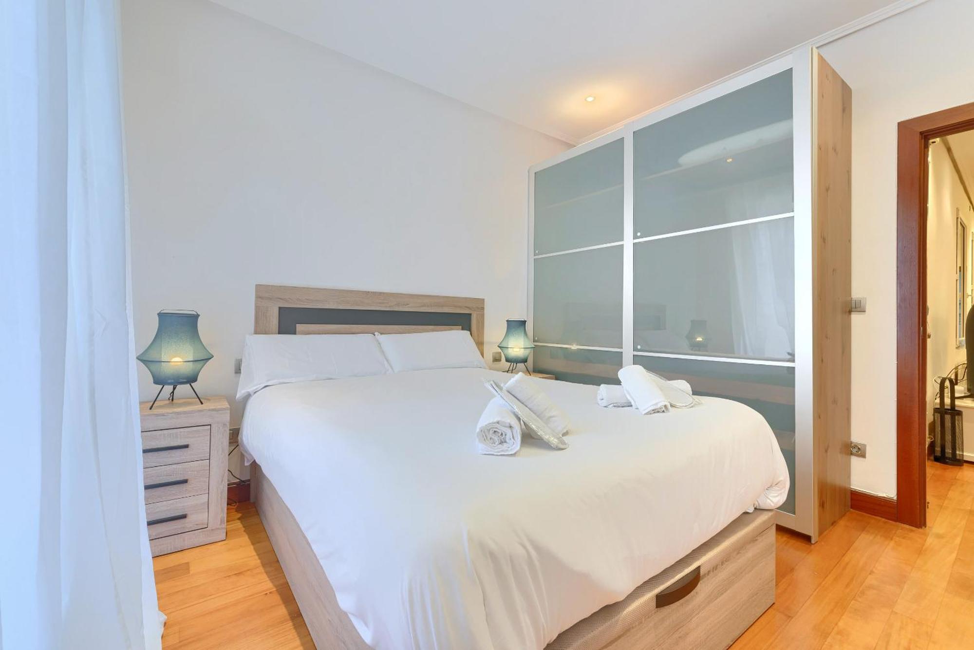 Ferienwohnung Ayuntamiento Cerca Del Casco Viejo & Parking Bilbao Exterior foto